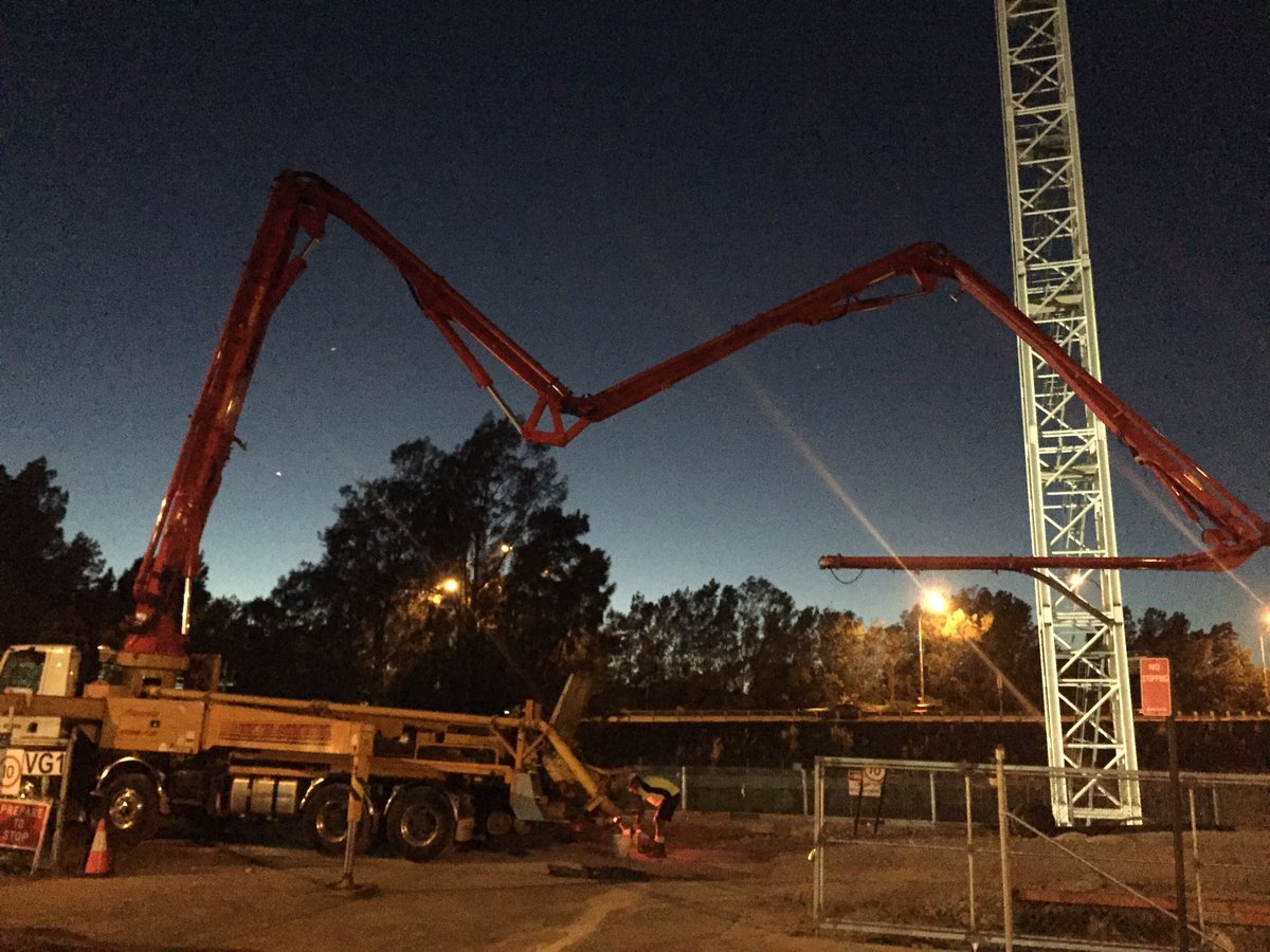 #wakeupwithbeton #iconparagon ready to go 450 on a sat #betonpumping #generalbeton