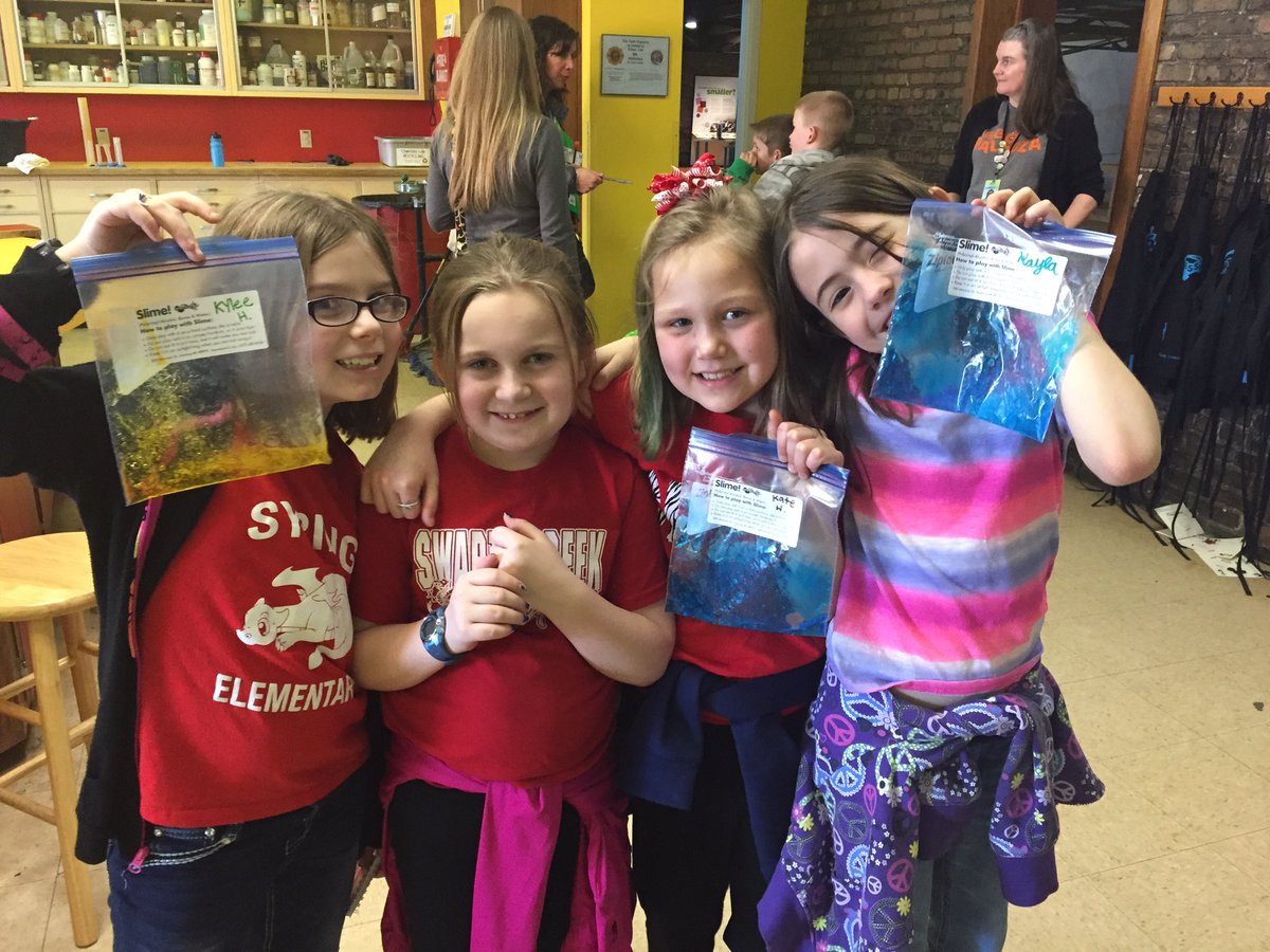 jwiard76's tweet photo. Making slime #impressions5 #biosphereworkshop @Matusmarvels @SyringDragons https://t.co/ZZnmZP01O9