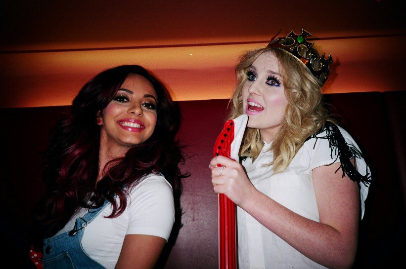 LetsPromoteLM's tweet photo. RT TO VOTE #Mixers #BestFanArmy #iHeartAwards https://t.co/LwepHYC6xG