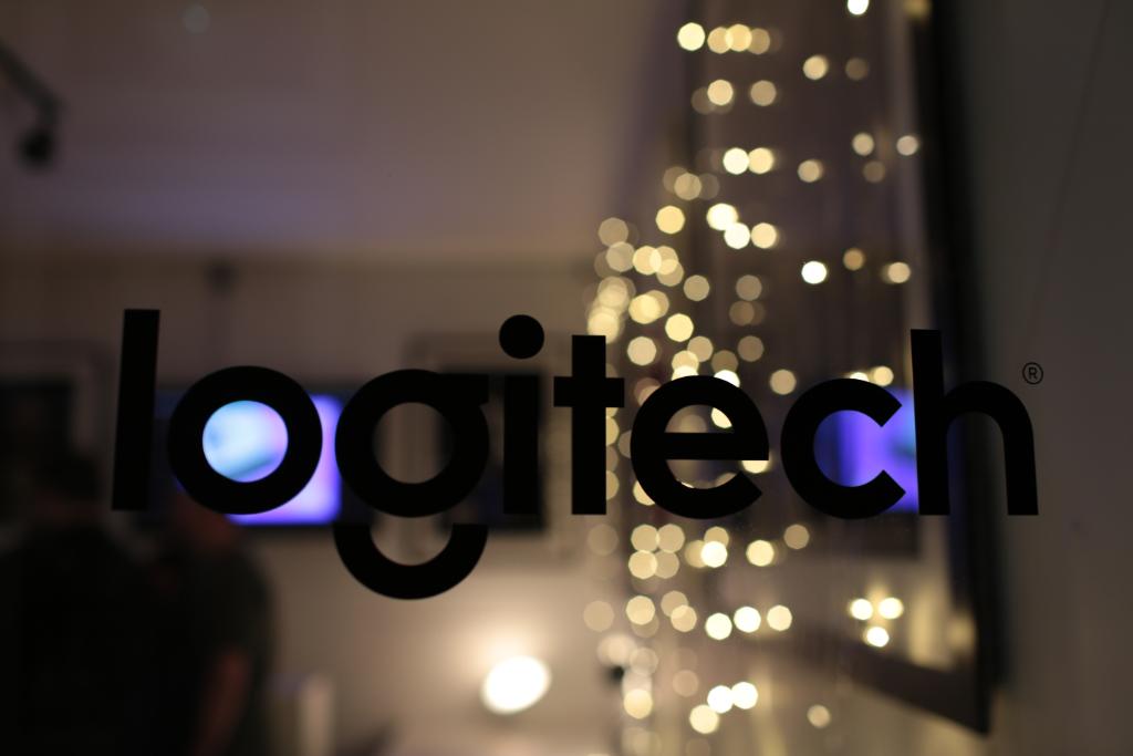 LogitechGUK's tweet photo. Join us tonight for @SiliconDrinkabt to talk tech. HINT if you can't find it, just look Logitech #poweredbycreate https://t.co/QzweZQzCM6