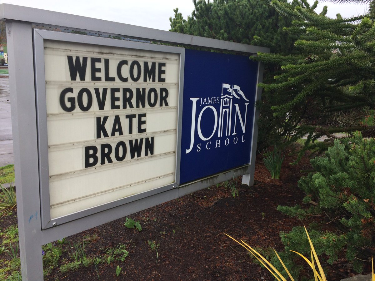 OregonGovBrown's tweet photo. Soon, we'll be celebrating the signing of SB 1547, eliminating coal from Oregon's energy mix. 1/2 https://t.co/RTKa09SNUc