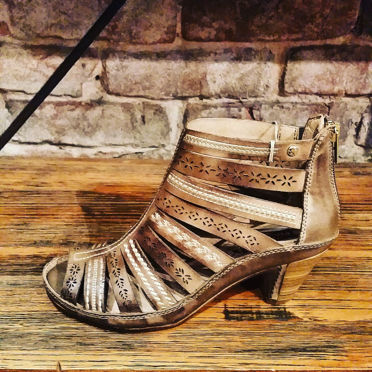 bengesshoes's tweet photo. #SpringfeverFriday #pikolino love love love these Pikolinos sandals @Pikolinos_Shoes https://t.co/726hC3KTVM