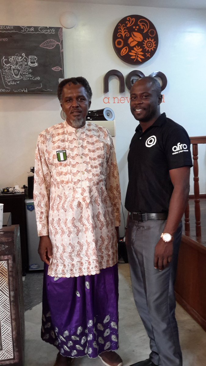 OBAROAKPO69's tweet photo. #Worldwrapperman with Victor #afroCab at #ToleranceClass https://t.co/q4J9EgzuQp