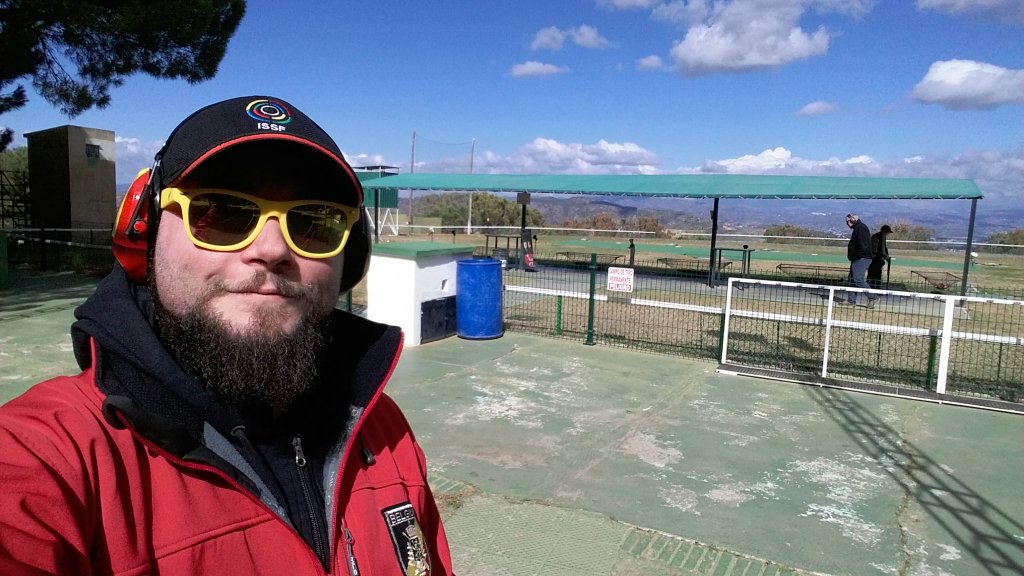davidlehaire's tweet photo. Ce samedi, @MaximeMottet est l'olympien du mois dans l'Avenir. "On me voit comme un alien" #tirauxclays #RoadToRio https://t.co/ywGqJA3zHG