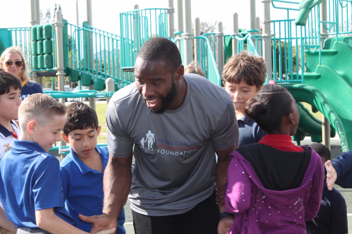JCMitchellElem's tweet photo. What a day!  Palm Beach County's own Pierre Garcon came out to motivate our JCM Jaguars https://t.co/gKWnfw8wif
