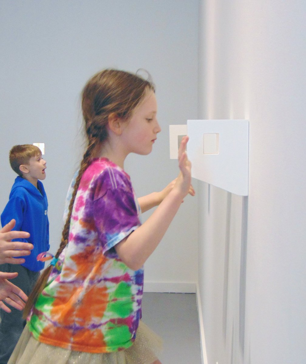 bdavidgallery's tweet photo. Students from @SMSOC1 came to see the current exhibitions in @GrandCenter #SMSOC #artreach #StMichaelSchoolOfClayton https://t.co/wgQLtvaOwK