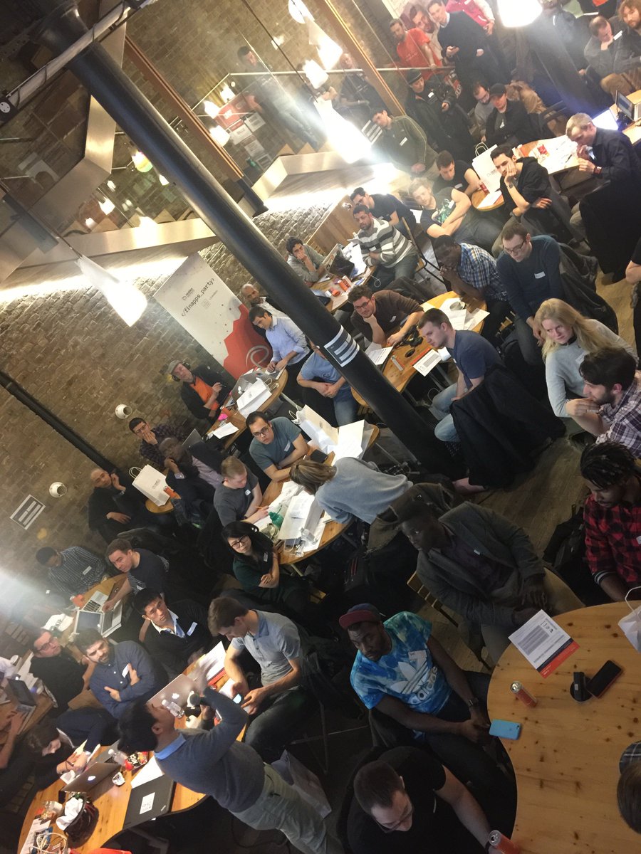 heypiotr's tweet photo. Whoa, full house at #realexfinapps hackathon. HOW MANY WILL SURVIVE THROUGH THE NIGHT??? https://t.co/xbkxtTfWvb