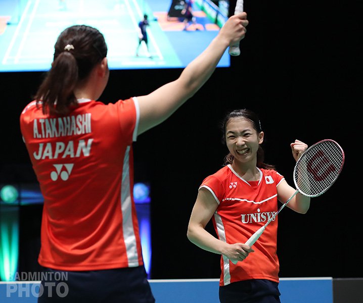 Happy @MisakiMatsu_FC after she and partner Ayaka Takahashi beat Olympic champions Tian and Zhao from China