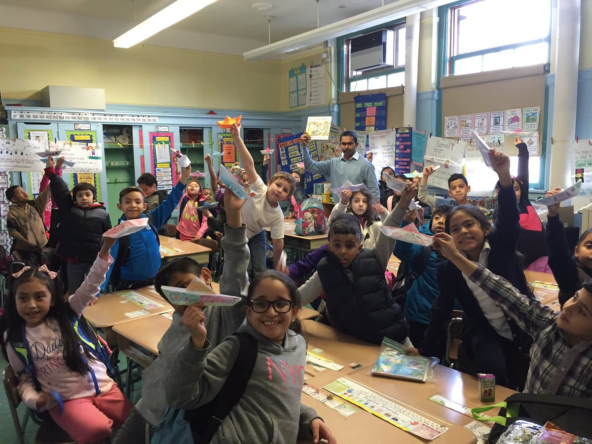 2ndGradeJKO's tweet image. #class201 had a #mysteryreader ! We read "Where the Wild Things Are" and made paper boats! #2ndgrade @PS66JKO