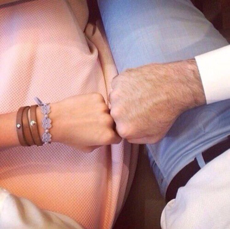 28ac462ea3ec47a's tweet photo. وعن عظيم الشوق واللهفه قال ؛
  "لو ألمحك من بعيد يكفيني" 🌸💜 https://t.co/e2PQ3G750U