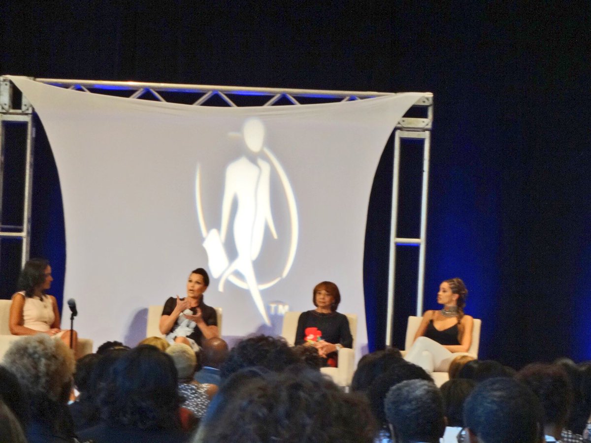 TheCubicleChick's tweet photo. Real Talk w/ Vanessa Williams, her mom Helen Williams, & her daughter #attblogger #bewps #myworldmyway https://t.co/GWT0k1UW5B