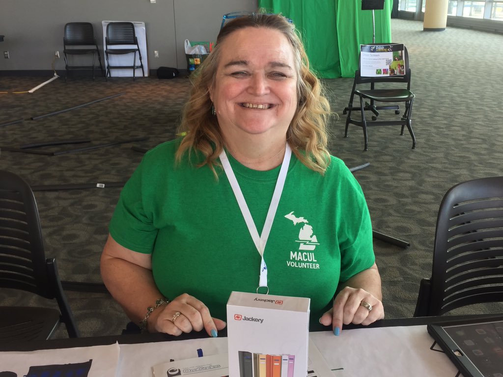 MACULQuest's tweet photo. It is great to volunteer #macul16 and play @MACULQuest. We thank you for your time. https://t.co/tStmrsJegL