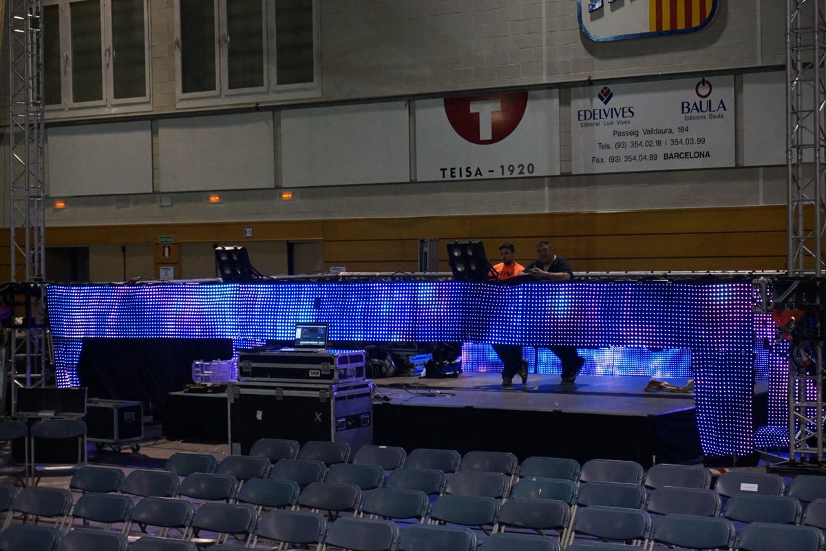 FLLGironaEPS's tweet photo. A punt per la final! #FLLGirona #mesquerobots #FLLSpain https://t.co/NL0ER6LvKM