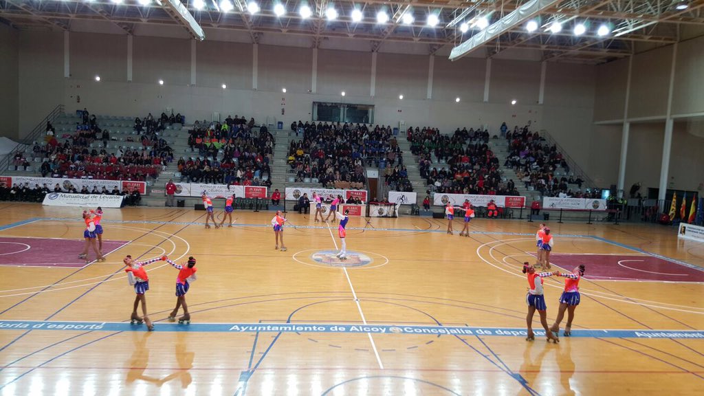 FedPatinaje's tweet photo. #PatinajeArtístico | el @ReusDeportiu se proclama camapeón del Campeonato de España de Grupos Show Juveniles https://t.co/rxR8jdIWqV