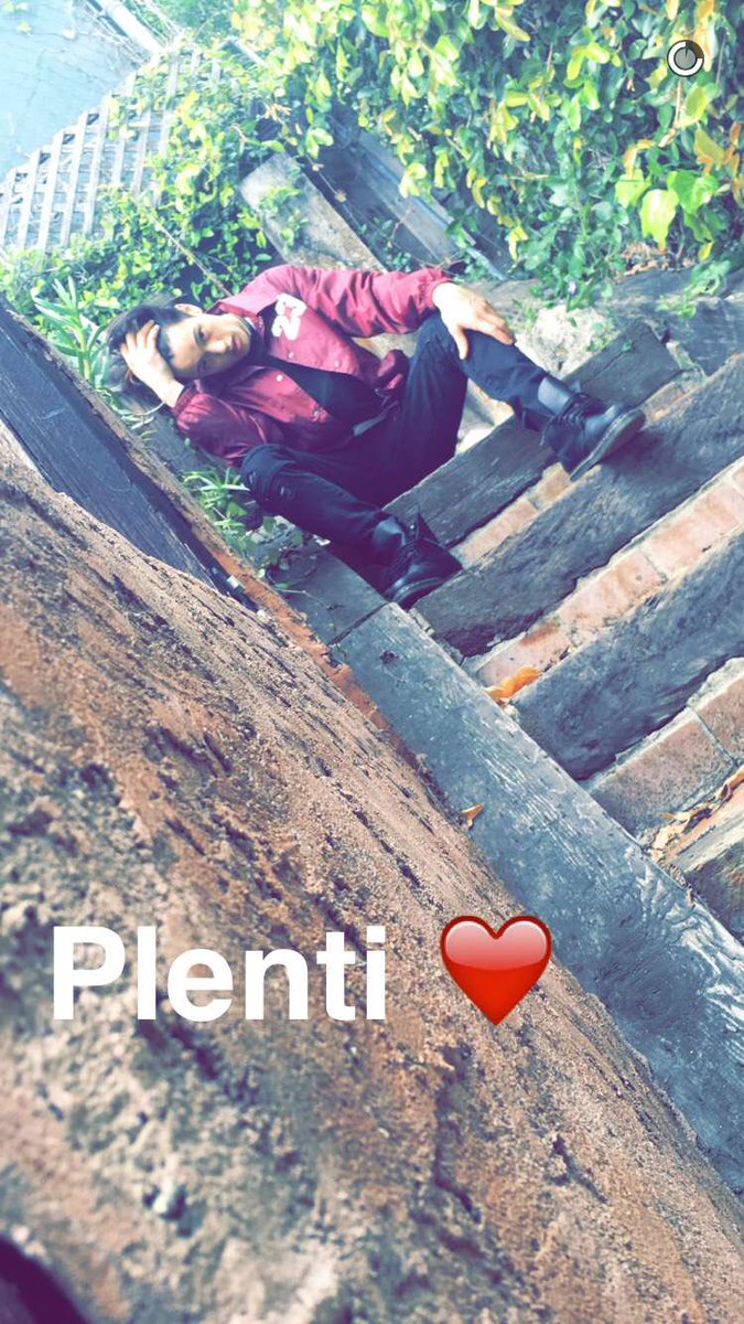 DerekLuhSP's tweet photo. Derek vía snapchat (d_luh) https://t.co/XqoMYmuCR7