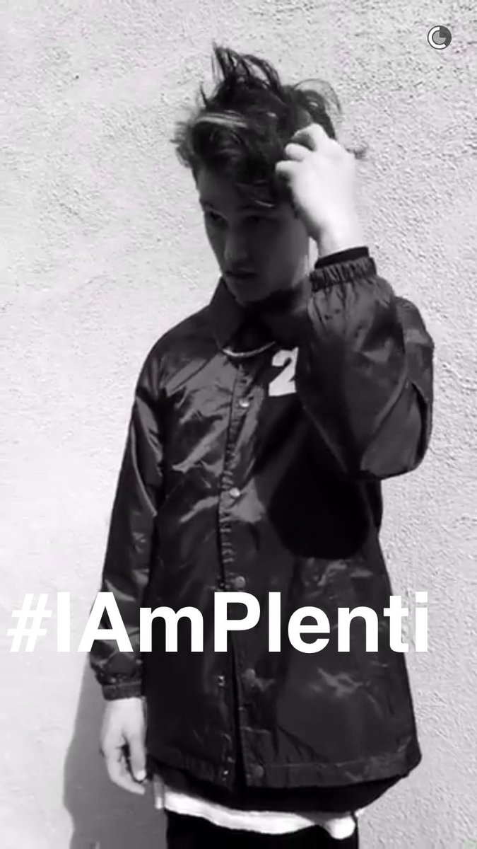 DerekLuhSP's tweet photo. Derek vía snapchat (d_luh) https://t.co/8GO8ZhnUDy