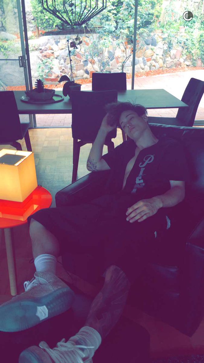 DerekLuhSP's tweet photo. Derek vía snapchat (d_luh) https://t.co/FpjPEN3oLi