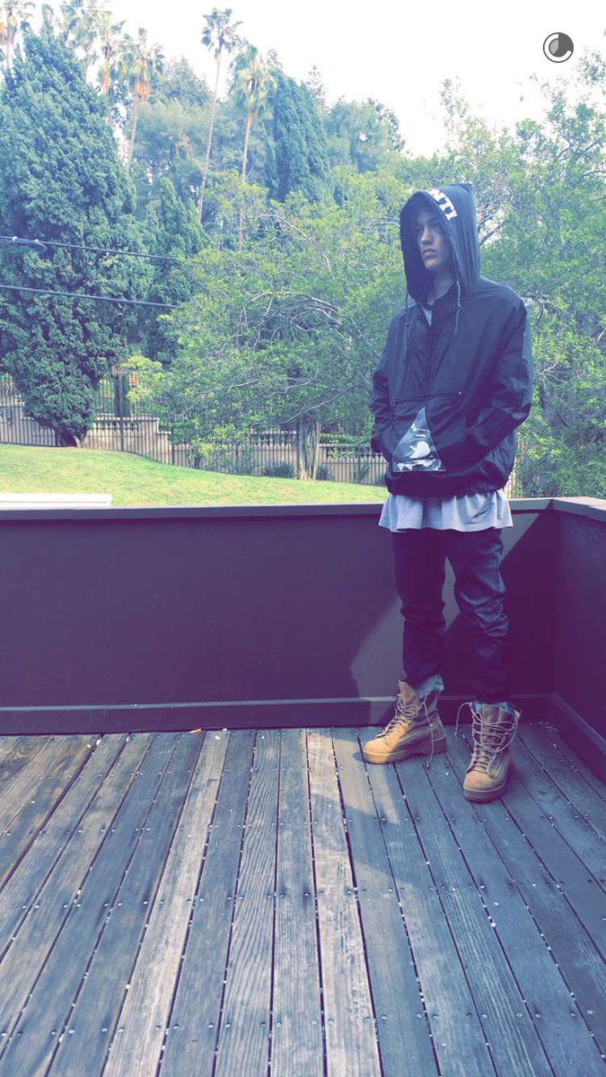 DerekLuhSP's tweet photo. Derek vía snapchat (d_luh) https://t.co/g0d7VWNHfU