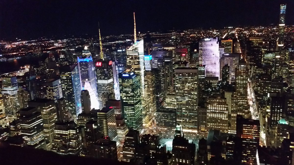 JCCMusicBooster's tweet photo. Empire State Bldg and eats on 5th Ave. Headed to motel to watch #JCCHoops #JCCNYC https://t.co/Qzt12JyktY