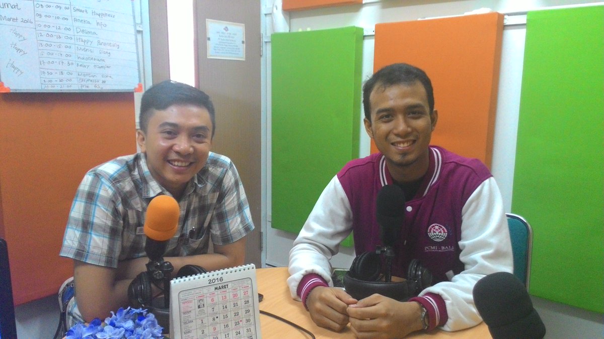 sonora_bali's tweet photo. Pagi ini di #BaliCommunity kita kedatangan teman2 dari PCMI Bali cc @GhostBass @erlanggaBayuRP https://t.co/EA5GmesB4G