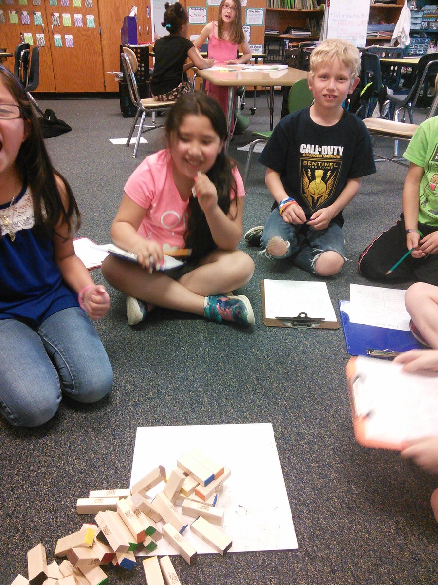 ClaireRoehl's tweet photo. Jenga to review money! Thanks @hopekingteach!! @EdwardBestFCS https://t.co/kCgSH9Lu8z
