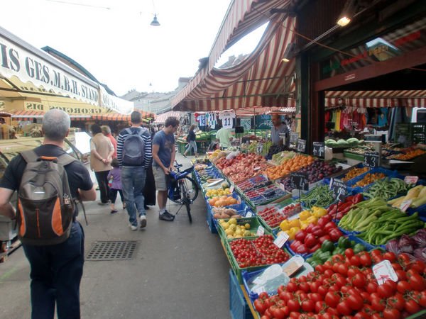 Un recorrido por el paraíso del queso, pescado y la música clásica: Viena. “Mercado de alimentos”. Hoy, 17:00h