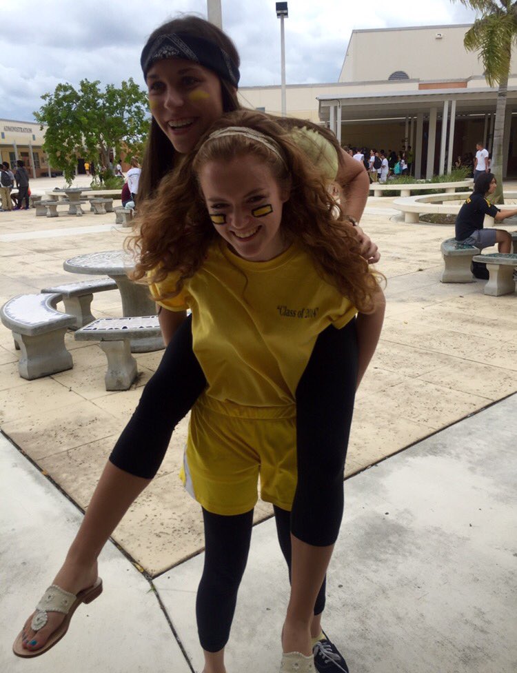 sofia_hage's tweet photo. Wishing a happy happy birthday to this lovely human being💕 #myfirsthighschoolfriend #magicgum https://t.co/q7BEtD5sJj