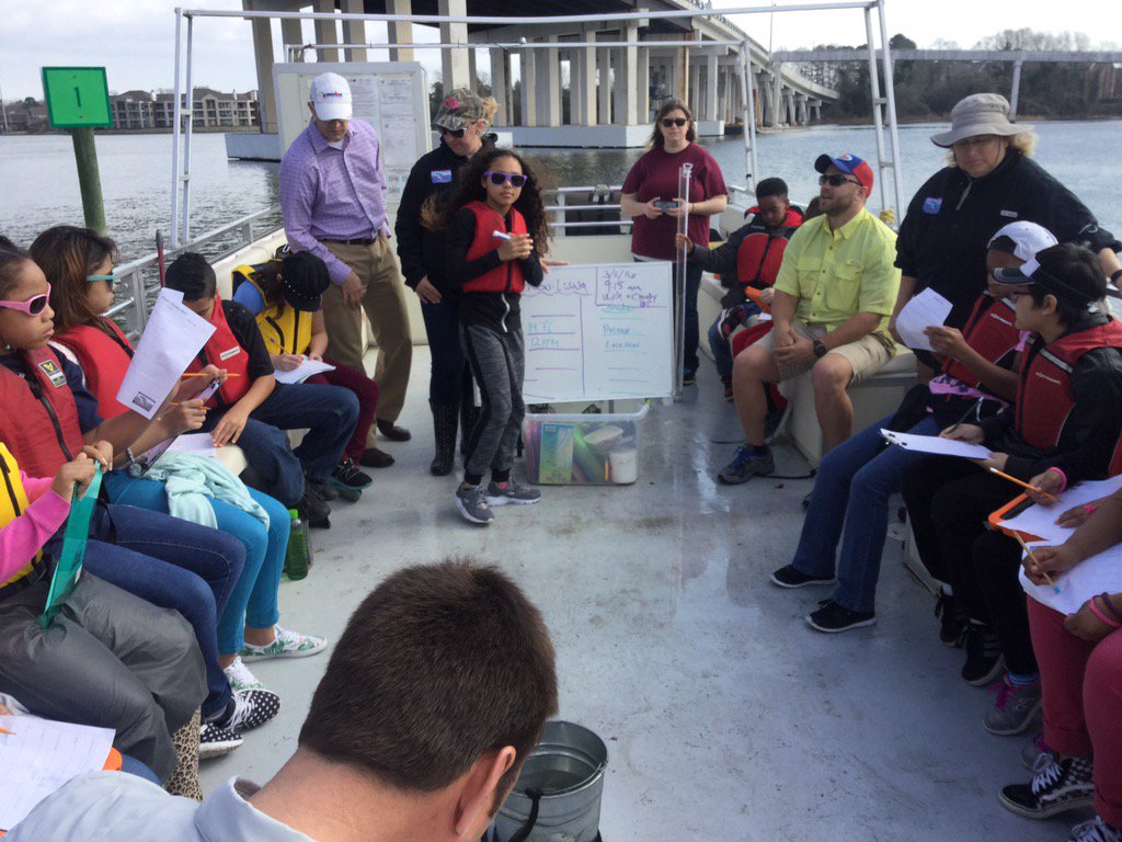 HCS_ScienceDept's tweet photo. Dr. Caggiano joined Burbank on the James River today. #floatingclassrooms @HamptonCSchools @JRAvirginia https://t.co/mlSeKCXqgT