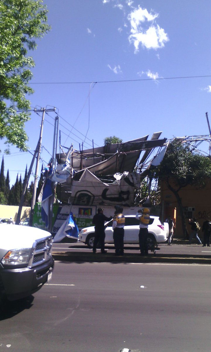 Cae espectacular en Constituyentes - CdTFFKjUkAEOxkh