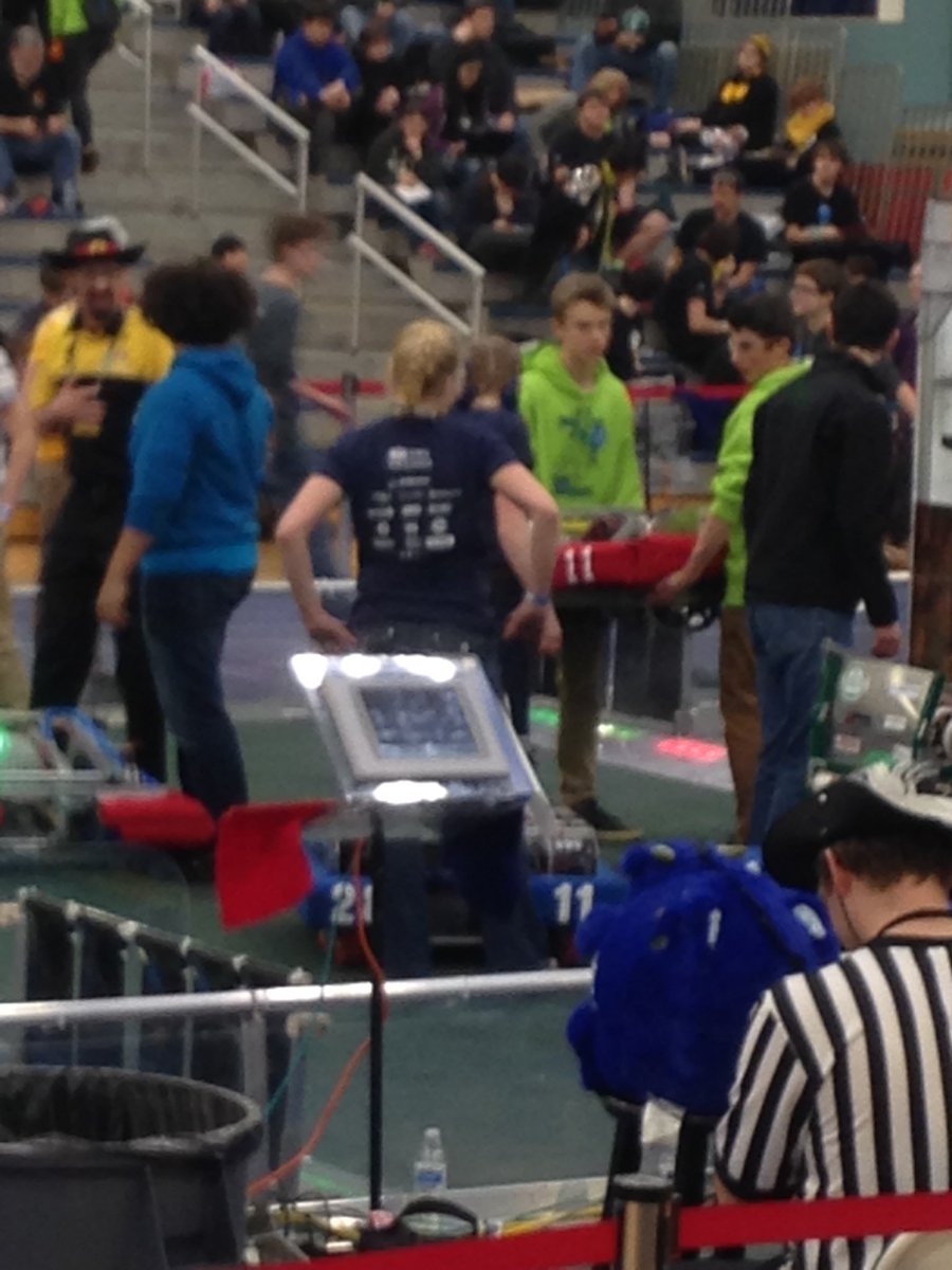 maconn7's tweet photo. @StormBots #omgrobots https://t.co/7FsNWACrYI