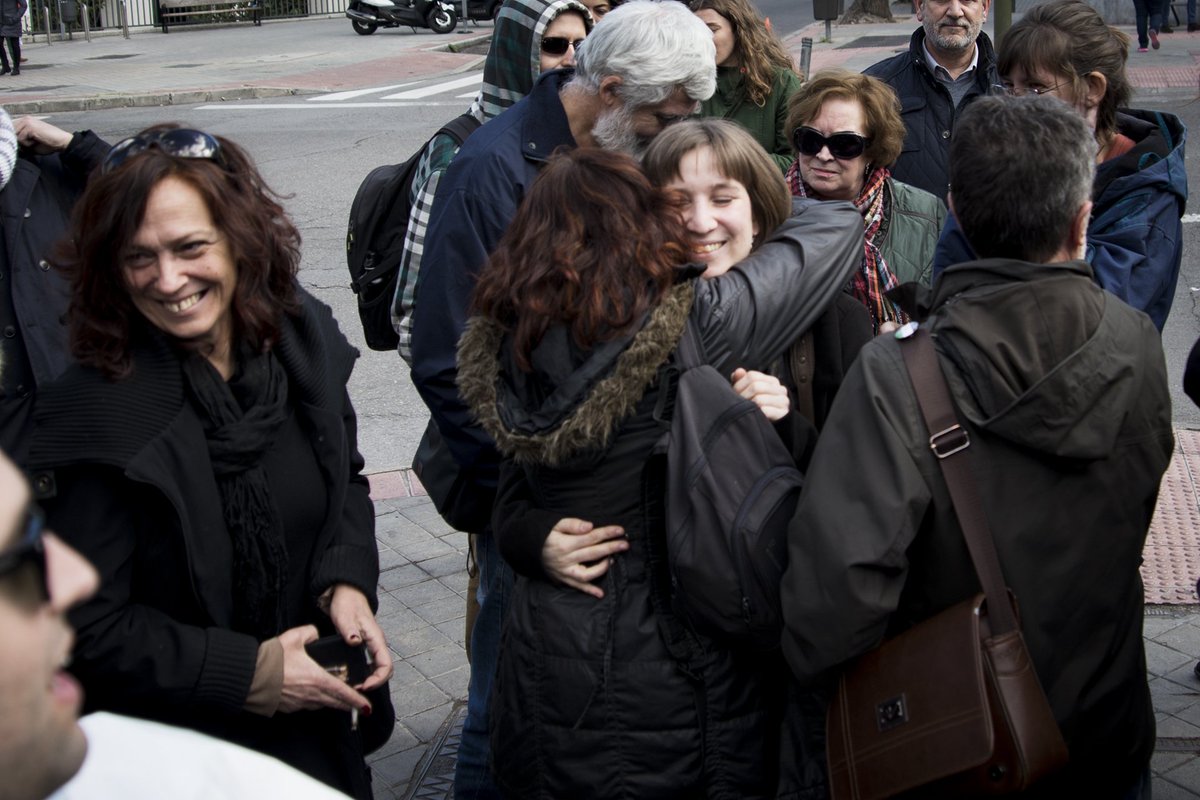 #Crónica Cien personas apoyan a <a href="/PatriAbsolucion/">Patricia Absolución</a> durante su juicio, visto para sentencia periodicohortaleza.org/el-juicio-de-p…