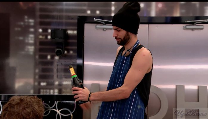 UgotBronx's tweet photo. BB Hooked them up with Champs #BBCAN4 #productioninterference https://t.co/Cp5uG5A8tJ