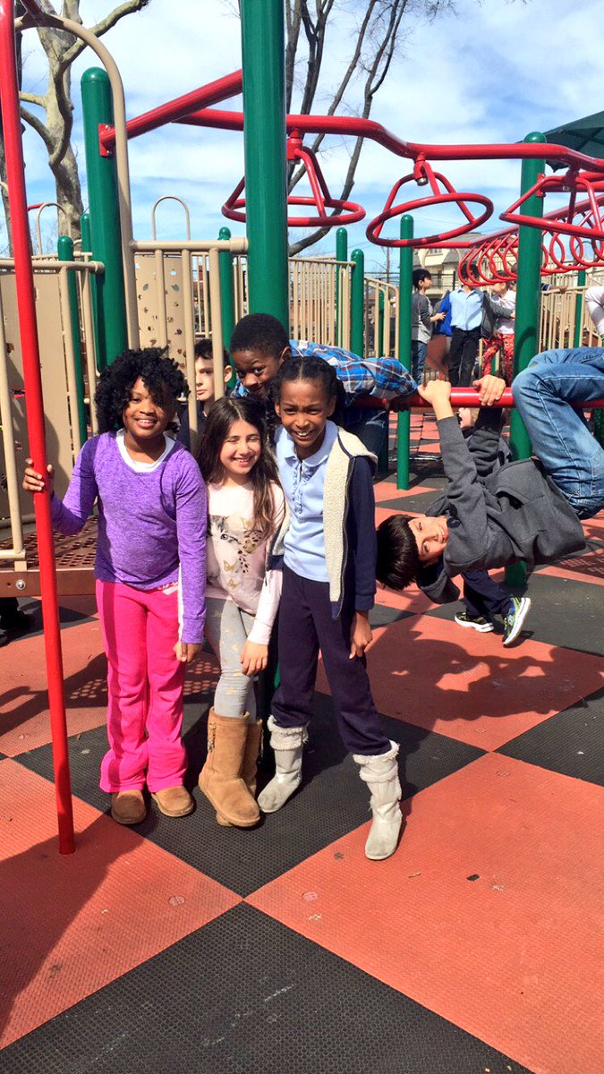 Mrs_Frat's tweet photo. Some days you just need to play at the park 😍 #HLAbklyn https://t.co/pcyJKmv2ST