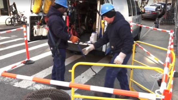 Con Edison Going to Vented Manhole Covers to Lessen Road Salt Damage buff.ly/1pBA8f8