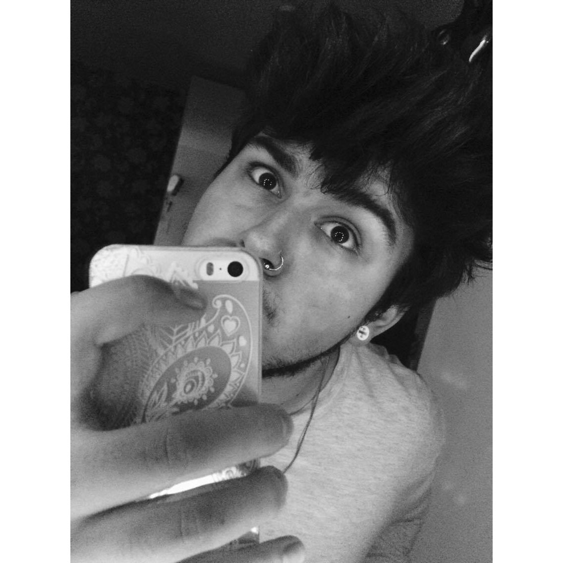 WxlfysRL's tweet image. I hardly ever post selfies but ayyyyyyyyyyy why not you only have one life lmaoooooooo💅🏻