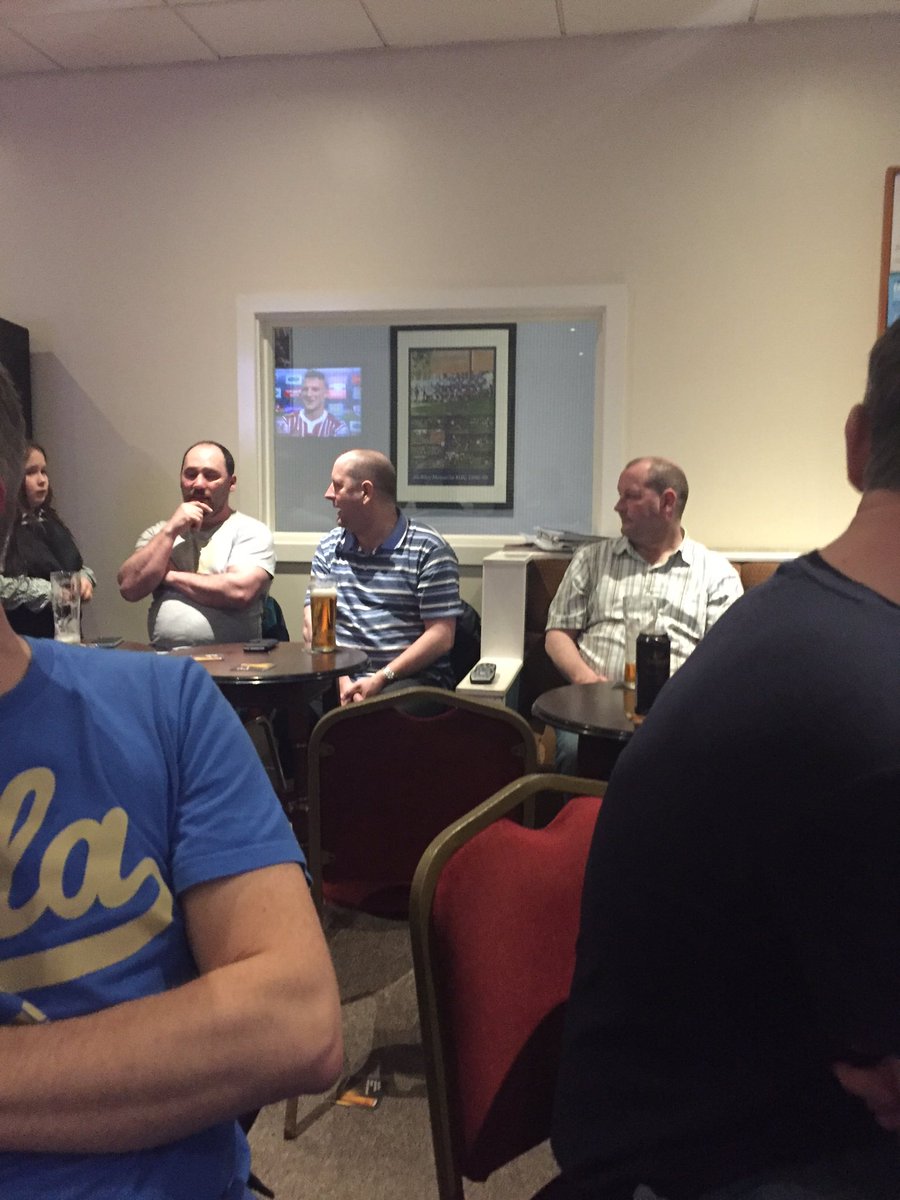 Jonty_Seymour's tweet photo. Spot the difference @mshilly66_lufc @TerrySowden @anthonywright14 @manurscum1 #3muppets https://t.co/edL8BfH5w2