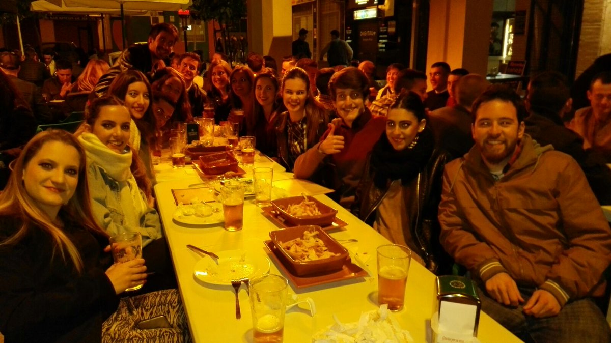 La Comisión se reúne para seguir programando las mejores fiestas de ciencias de la historia!! #SuperComision #Family