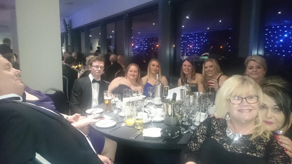 suziq0940's tweet photo. Having a fabulous time, great  band @TheConmitments #palletforce #burtonalbion https://t.co/qJKgbBLLmU