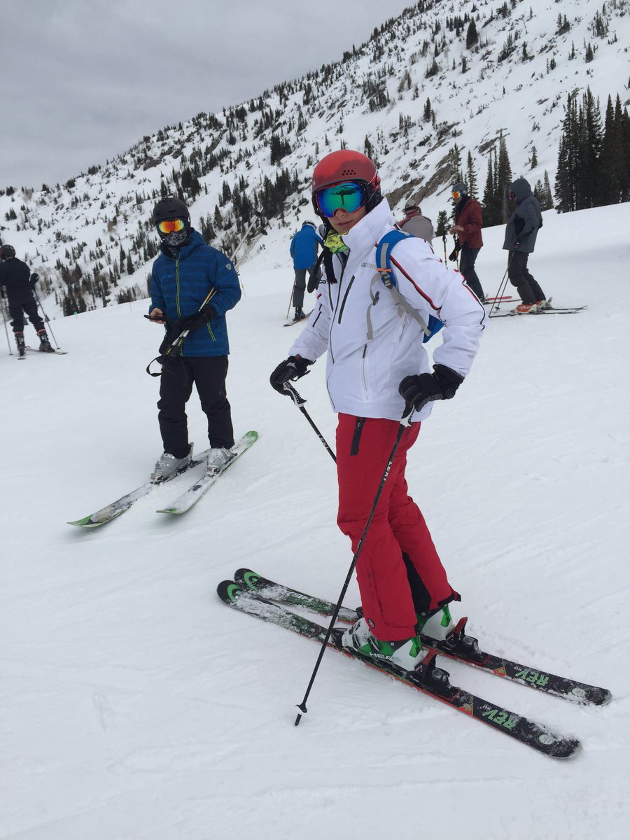 justsnailthings's tweet photo. The grumpy snail goes skiing🙂⛷ #justsnailthings https://t.co/g4w8Hmz3Zp