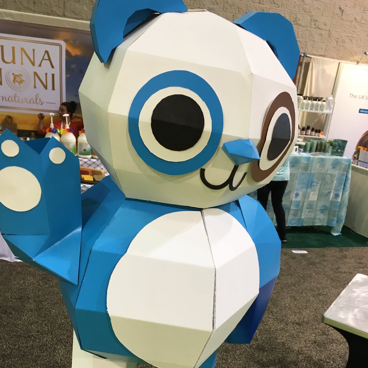 Babyganics's tweet photo. At @NatProdExpo #ExpoWest? Tag a selfie with our bear at #4429 with #babysafeworld + weβll give $1 to @Cookies4kids https://t.co/GdPWnF0f4M