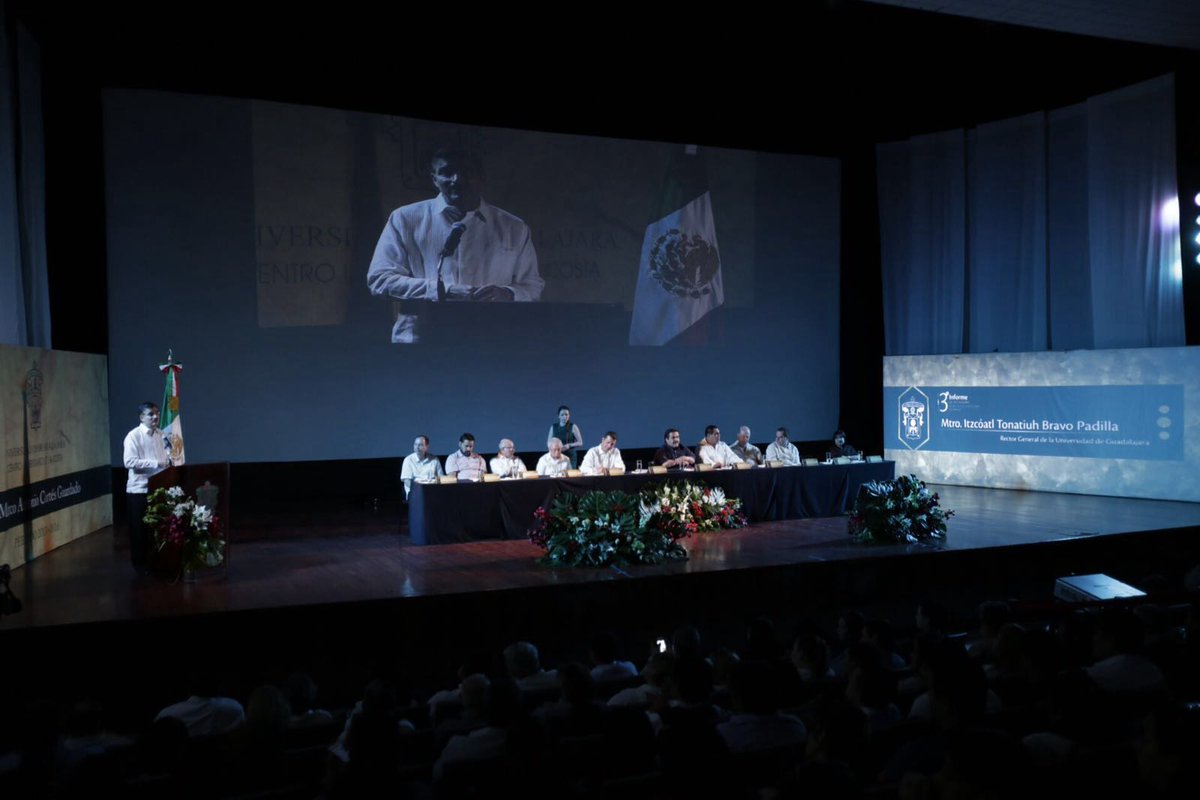 tonatiuhbp's tweet photo. Felicitamos a comunidad @CUCosta en #3UdeGInforme por ser referente académico y social en esta región de Jalisco.1/6 https://t.co/jStE2Xo9iZ