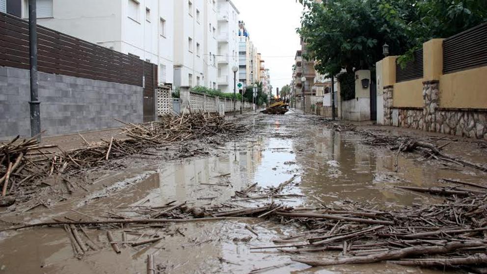 DeModaLV's tweet photo. Salou busca cómo desatascar la reforma del Barranc de Barenys https://t.co/hRJ4uNqTWP #DeModaLV https://t.co/p8DCg7YcAX