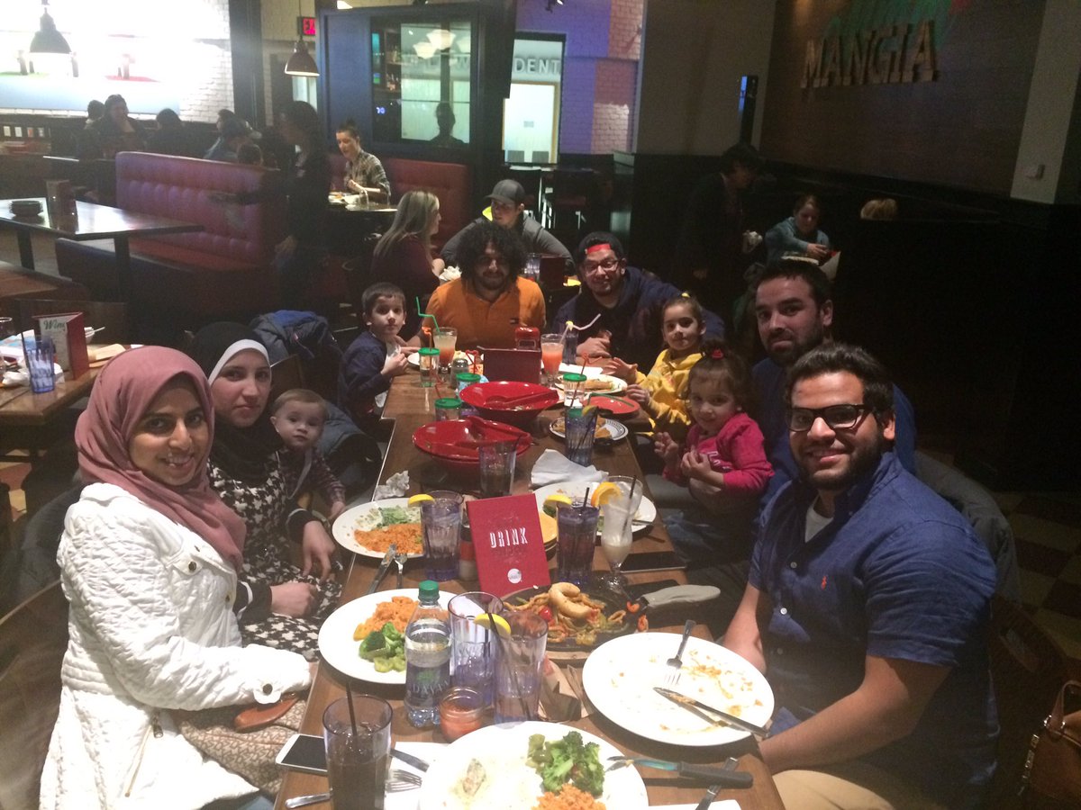 DrDavidWheeler1's tweet image. Wonderful 2 see @cbuniversity Saudi students playing crucial support role 4 new Cdns @LifelineSyriaCB @LenaDiabMLA