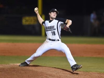 IrishBill63's tweet photo. District 2-7A Baseball btwn Crestview & Navarre has been rained out. Make-up date TBD. #NavarreBaseball #JockJive https://t.co/iBLzMCCwY6