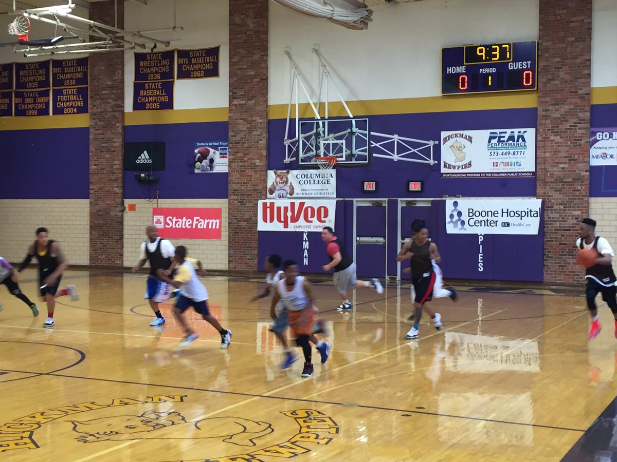 BGCofColumbiaMO's tweet photo. Celebrating #BGCAWeek with a little staff vs Club kids basketball! Thank you @KewpAthletics for the use of your gym! https://t.co/6t5V1IsniY