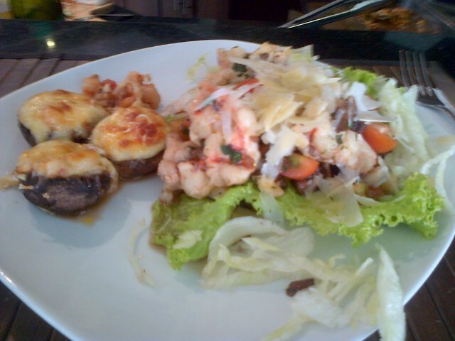mreyesmare's tweet image. Mini portobello rellenos y ensalada de Camarón en #DMaré