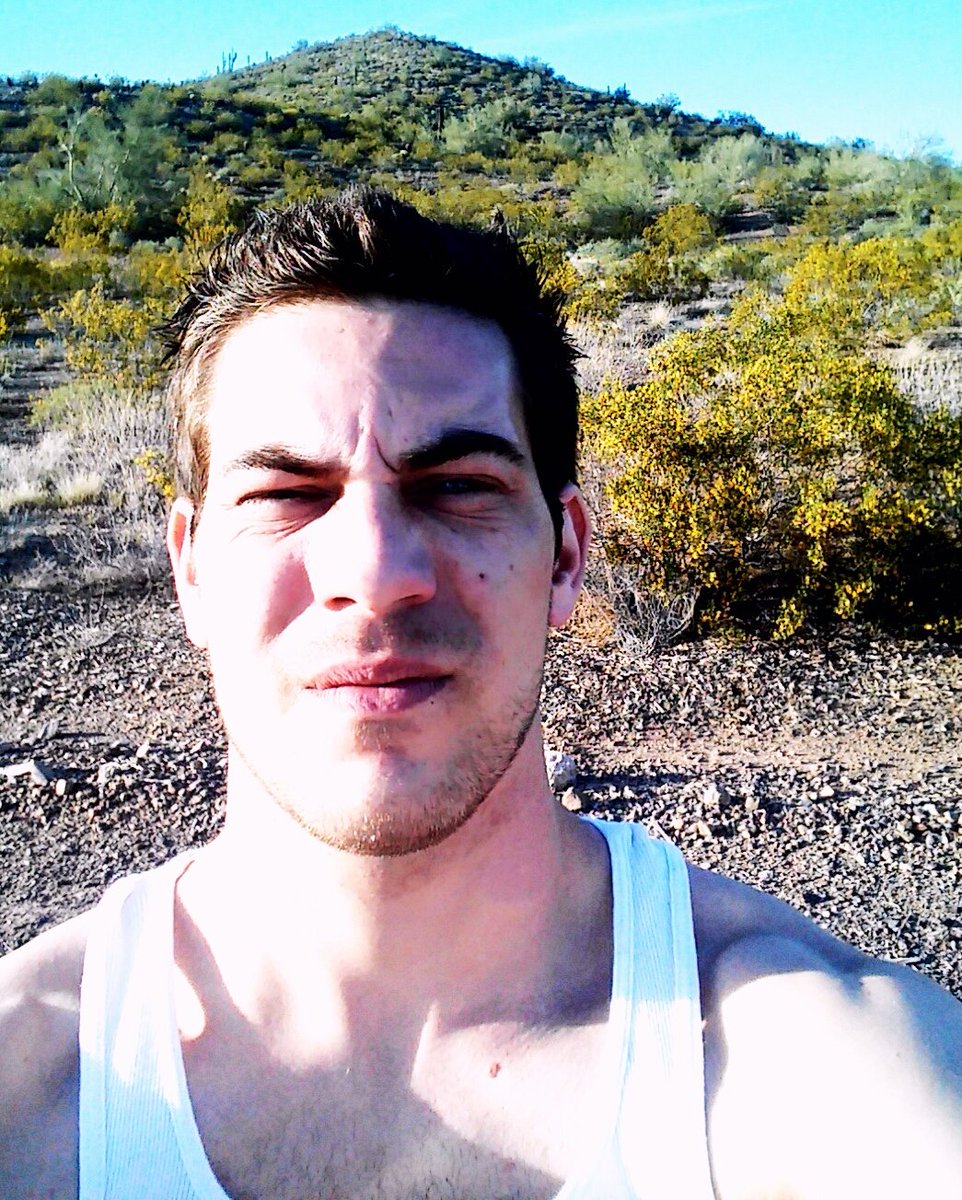AlecSheaX's tweet photo. First time exploring a desert. 😀 https://t.co/GwB3nx3mJT