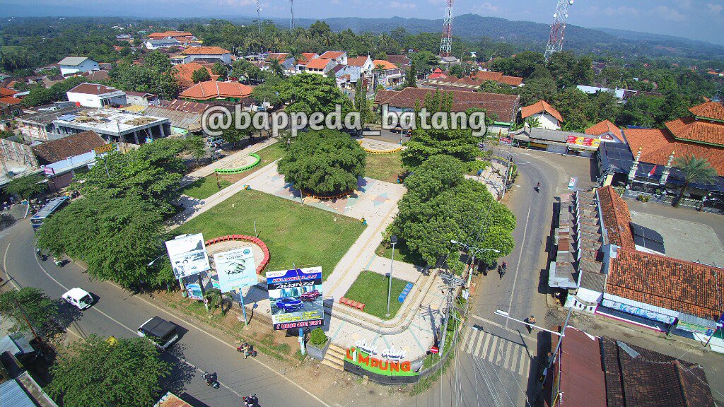 bappeda_batang's tweet photo. Alun-alun Limpung terkini.... @diaspora_batang @BatangHeritage @BatangPromosi @BatangUpdate @KotaEmping https://t.co/pozIoJkCdb