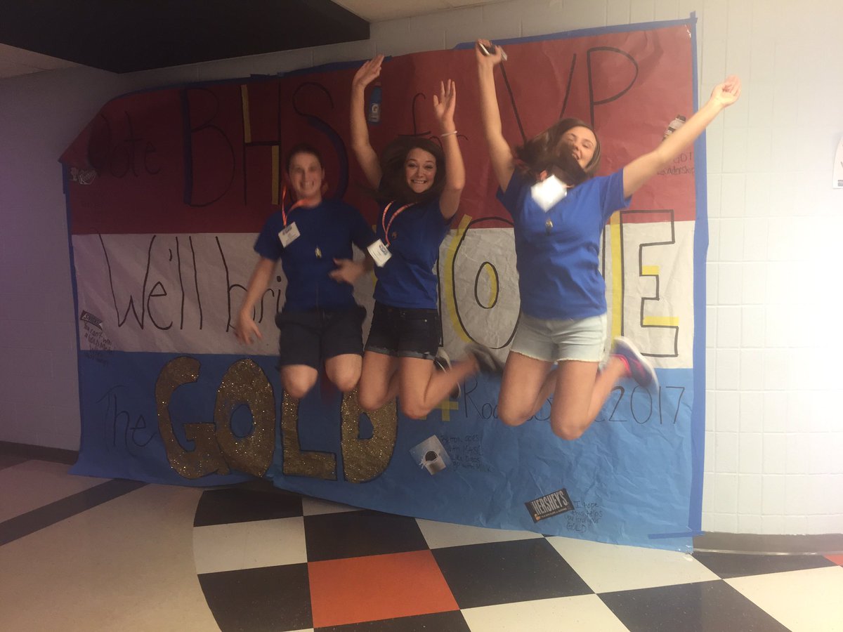 Amelielizabeth's tweet photo. HSM 4 in progress at #MASCstate2016 π₯ https://t.co/2hvOC5G0Na