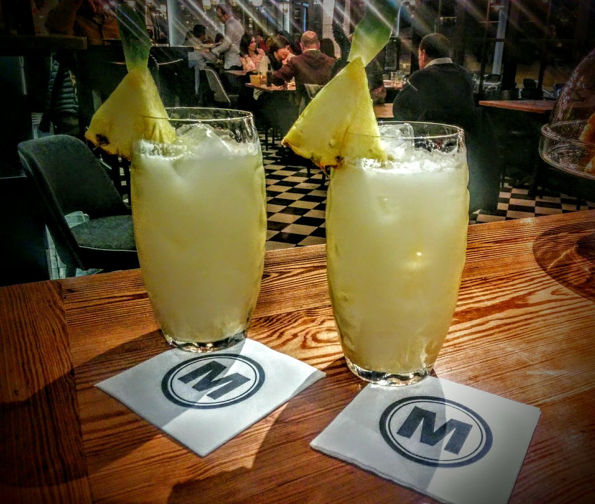 Viernes noche, comienza el find disfrutando de nuestra Cockteleria #urbanova